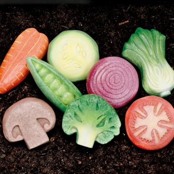 Set of 8 play vegetables made from stone and resin