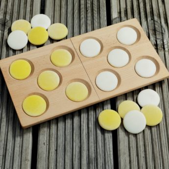 Natural wood 10-frame tray with domino array
