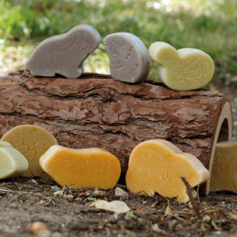 Durable stone pet play figures