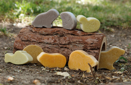 Durable stone pet play figures