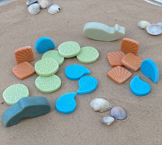 Set of 18 nature-inspired scenery stones for small world play